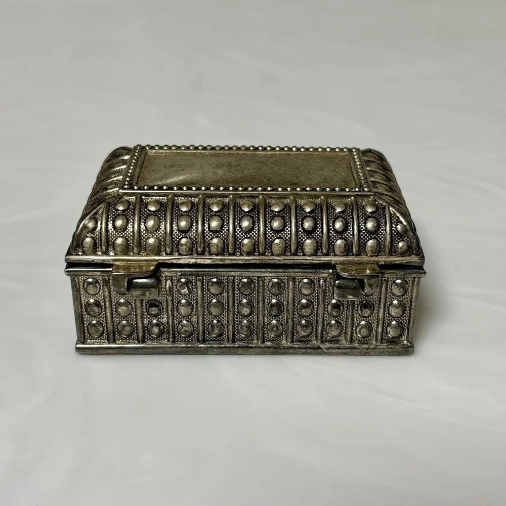 SMALL VINTAGE SILVER PLATE TRINKET OR JEWELRY TABLE CABINET BOX